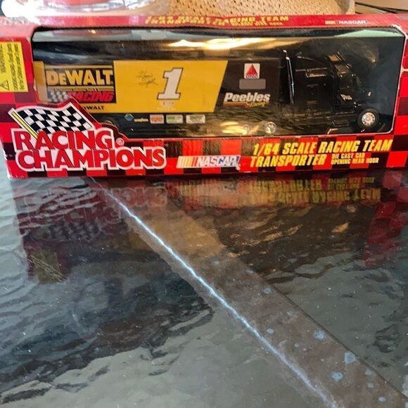 racing champions die cast Other - 1997 Dewalt Racing #1 Die cast Transporter NIB
